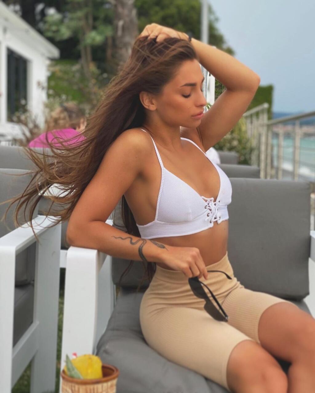 Sexi Sophia Kořinková sa nebojí ani odvážnejších záberov.