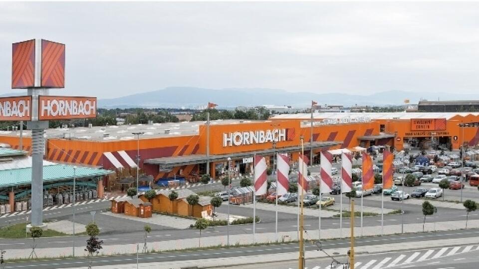 Hornbach oslavuje 10 rokov na slovenskom trhu.