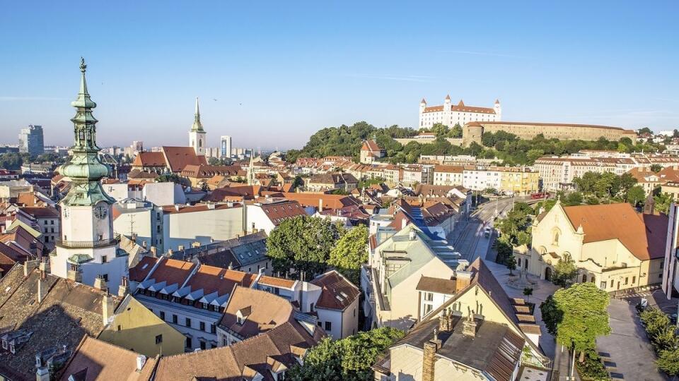 Vynikajúca lokálna gastronómia a kvalitné víno robia z Bratislavy ideálnu destináciu na mestskú turistiku.