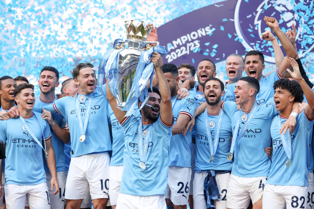 Futbalisti Manchestru City získali svoj siedmy titul v Premier League.