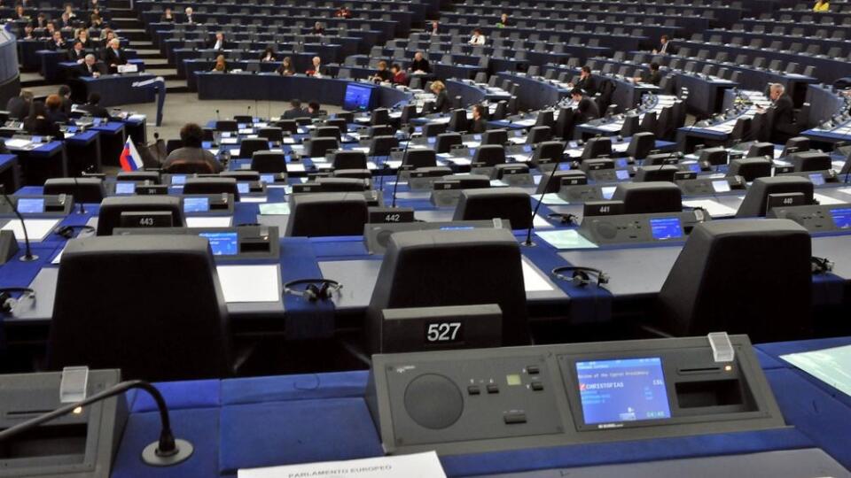 Nových europoslancov čaká finančne zabezpečené päťročné obdobie.