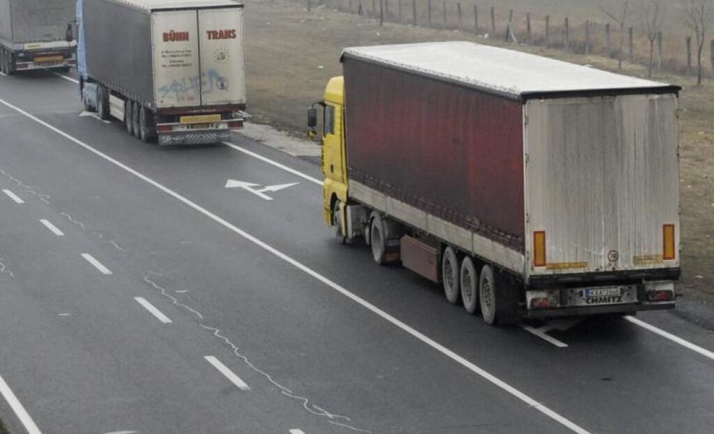 Lamanšské prístavy sa pripravujú na záplavy kamiónov