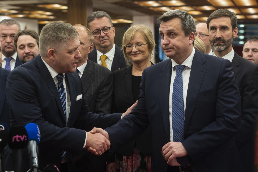 Robert Fico Andrej Danko 25. februára 2020 v Bratislave. FOTO TASR - Jakub Kotian