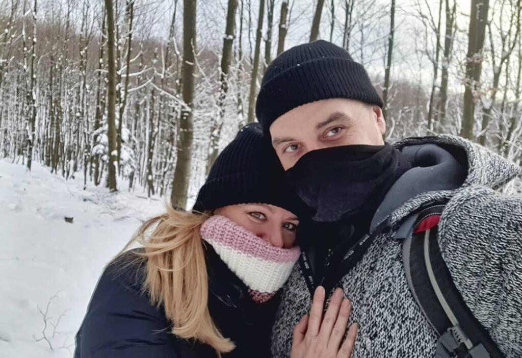 Túto fotografiu zverejnil na svojom instagrame Juraj Rizman. Záber je o čosi intímnejší, prezidentkina ruka spočíva na jeho hrudi.
