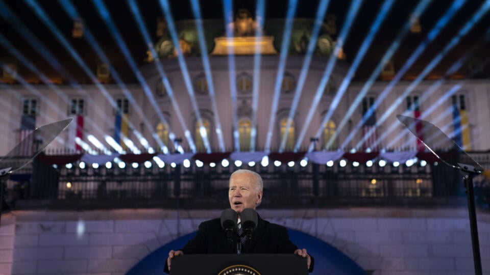 Americký prezident Joe Biden zavrhol v piatok čínsky návrh mierového riešenia vojny na Ukrajine, pričom naznačil, že jeho realizácia by bola prospešná len pre Rusko.