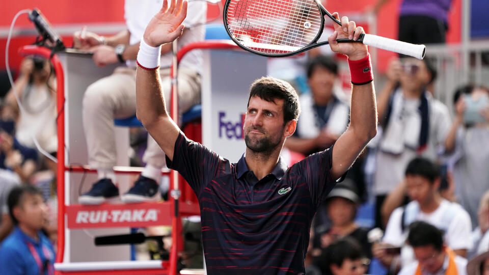 Novak Djokovič si po triumfe v Tokiu odpustil veľké oslavy.
