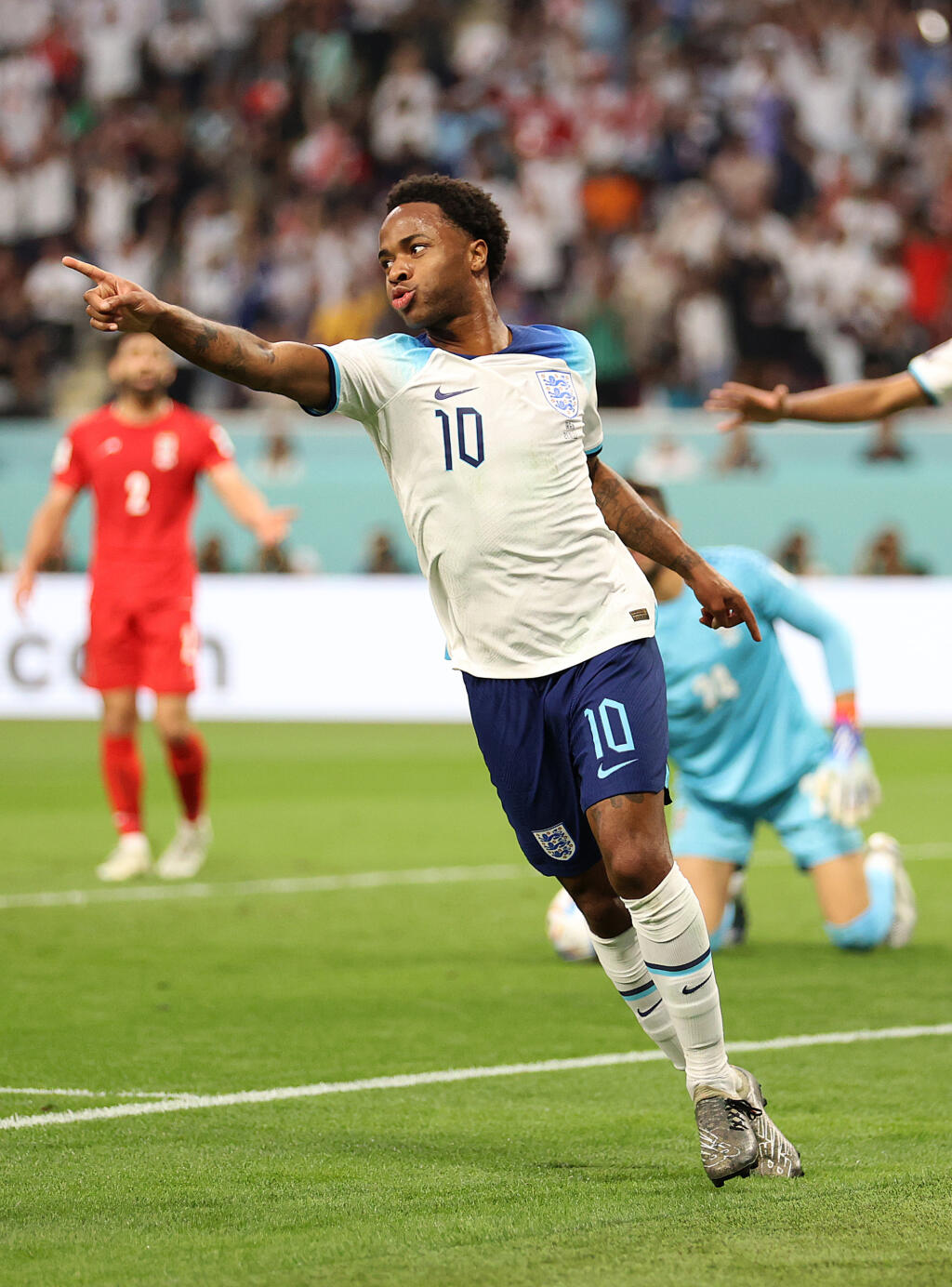 Anglický útočník Raheem Sterling, ktorý sa už na MS v Katare aj gólovo presadil, je rodákom z Jamajky.
