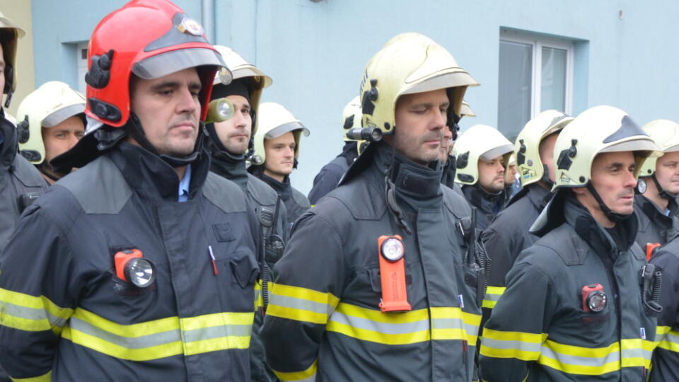 Ocenení - veliteľ zásahu Peter Bartoš, Kamil Hoško a Tomáš Domen.