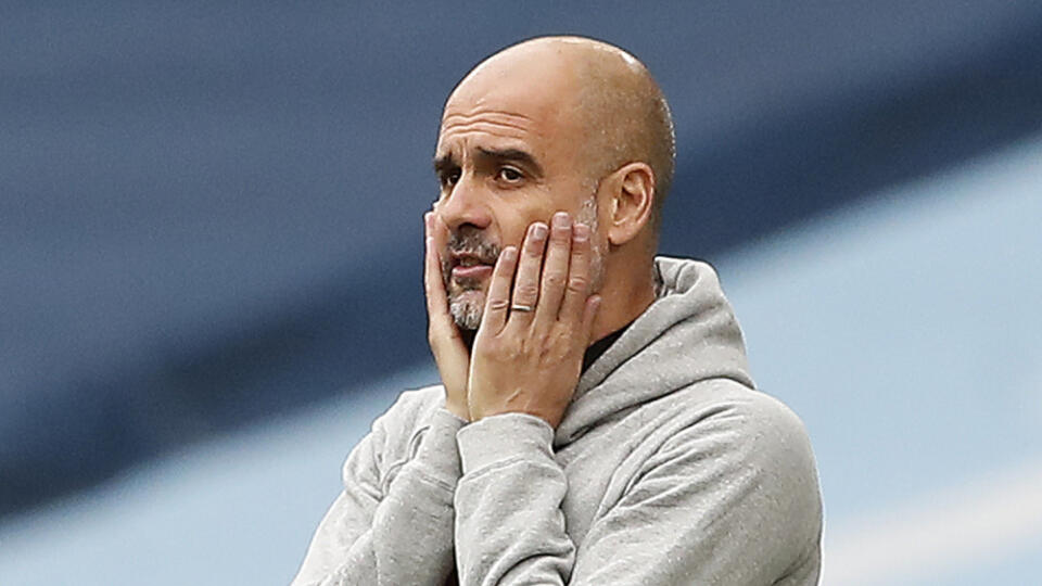 WA 78 Manchester - Tréner Manchestru City Pep Guardiola reaguje v sobotňajšom šlágri 35. kola Premier League Manchester City - Chelsea Londýn v Manchestri v sobotu 8. mája 2021. Chelsea vyhrala na pôde Manchestru City 2:1. FOTO TASR/AP
Manchester City's head coach Pep Guardiola reacts during the English Premier League soccer match between Manchester City and Chelsea at the Etihad Stadium in Manchester, Saturday, May 8, 2021.(Martin Rickett/Pool via AP)