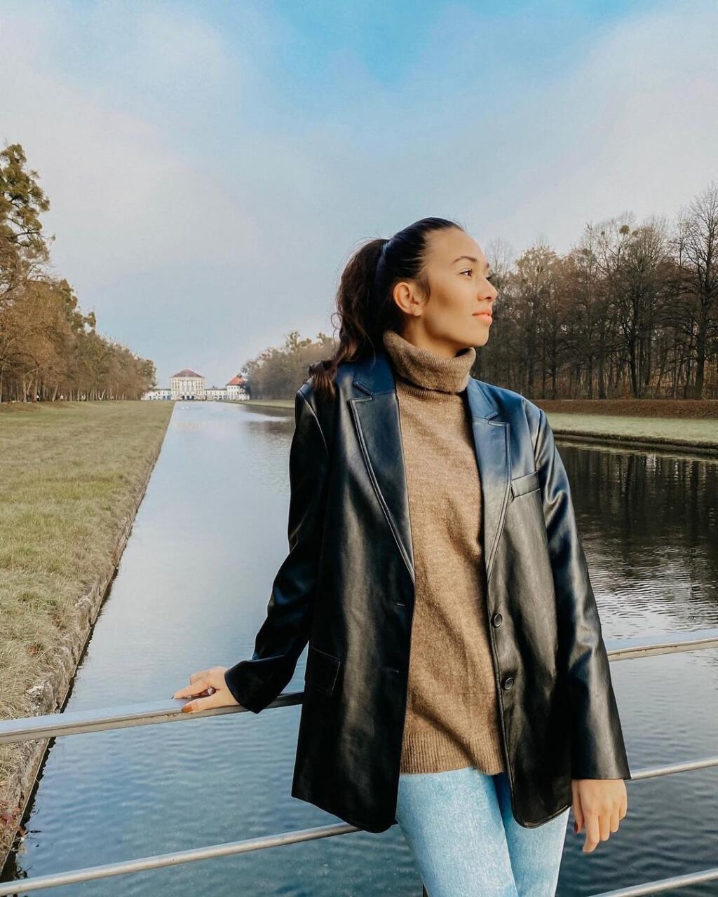 Krásna Alabova priateľka