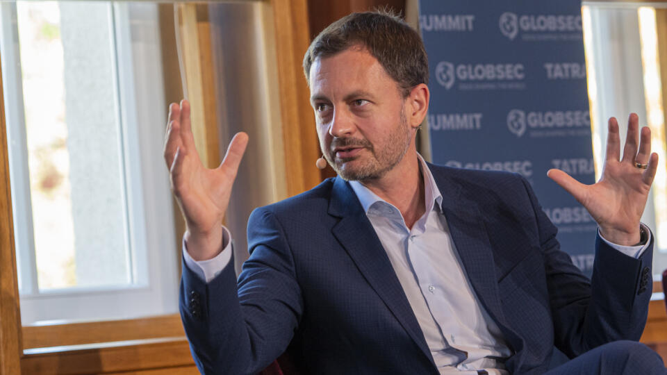 Hlavnou témou tohtoročného Tatra Summitu, ktorý tradične organizuje Globsec, je ekonomická obnova Európy v čase krízy. Na snímke predseda vlády SR Eduard Heger. Štrbské Pleso, 8. októbra 2021. FOTO TASR - Michal Svítok