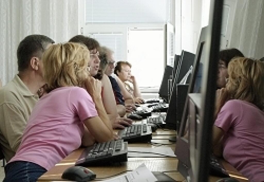 Infovek – po hardvéri sú na rade učitelia