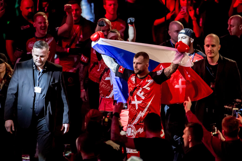 FOTO Rytmus má za sebou boxerský zápas! Takto ste ho ešte nevideli: Zaliaty krvou a totálne na dne!