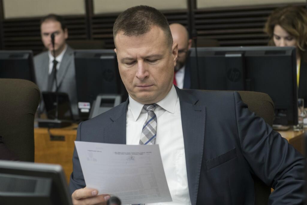 SR politika vláda 132. schôdza Bratislava BAX