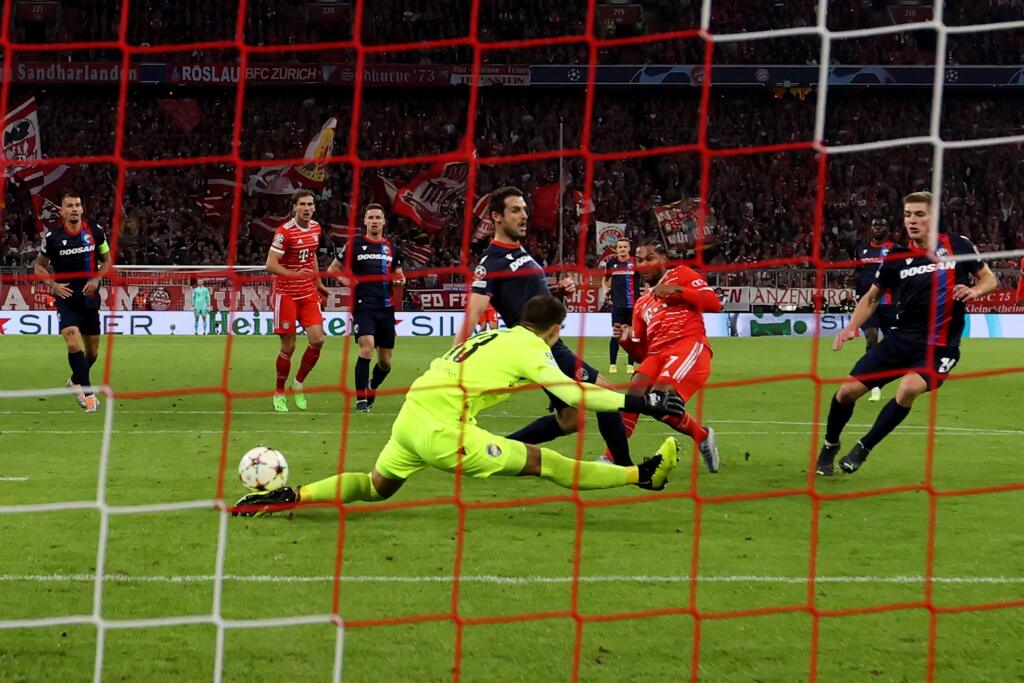Marián Tvrdoň v zápase proti Bayernu Mníchov.
