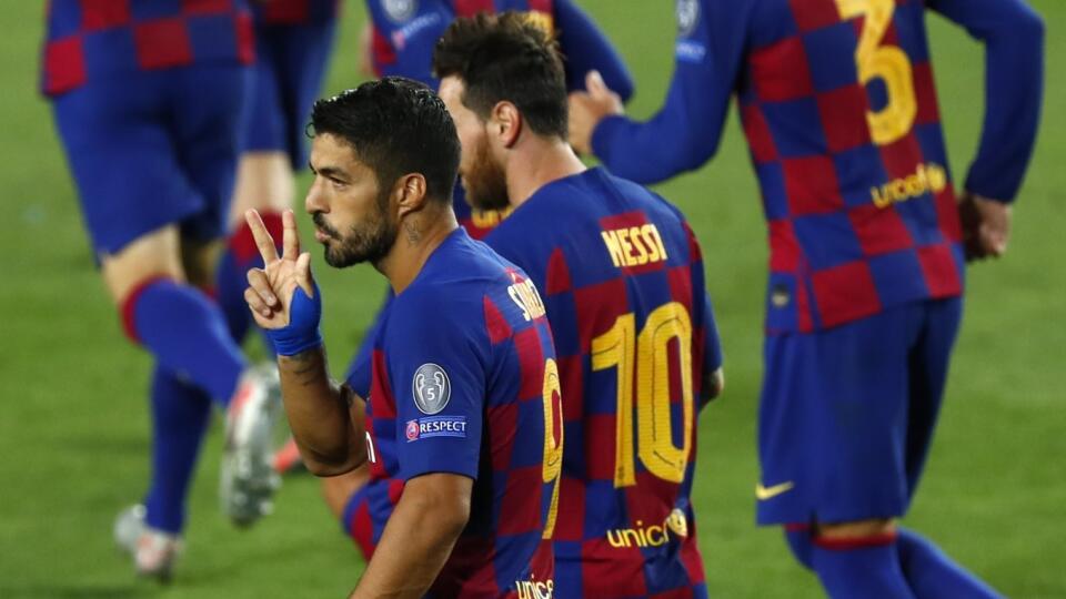 JB 21 Barcelona - Hráč Barcelony Luis Suarez (vľavo) oslavuje tretí gól do bránky Neapola v zápase osemfinálovej odvety Ligy majstrov UEFA 2019/2020 FC Barcelona - SSC Neapol v Barcelone 8. augusta 2020. FOTO TASR/AP
Barcelona Luis Suarez celebrates after scoring his side third goal during the Champions League round of 16, second leg soccer match between Barcelona and Napoli at the Camp Nou Stadium in Barcelona, Spain, Saturday, Aug. 8, 2020. (AP Photo/Joan Monfort)