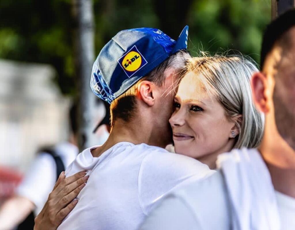 Julian Alaphilippe a Marion Rousseová tvoria pár už takmer dva roky, pričom plodom ich lásky je vysnívaný synček Nino, ktorý sa narodil v júni tohto roku.