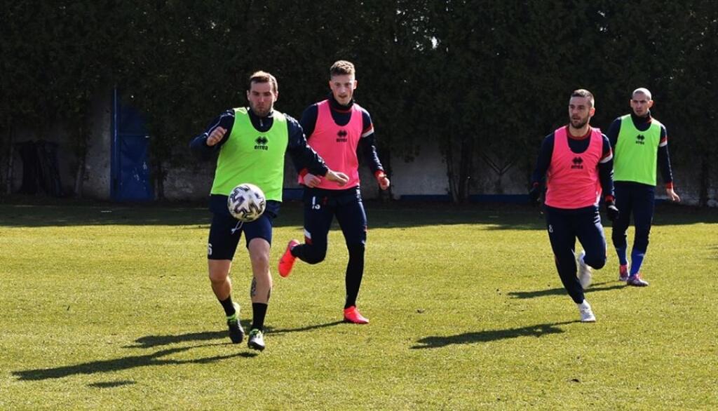 Futbalisti ViOn-u naposledy spoločne trénovali 10. marca.
