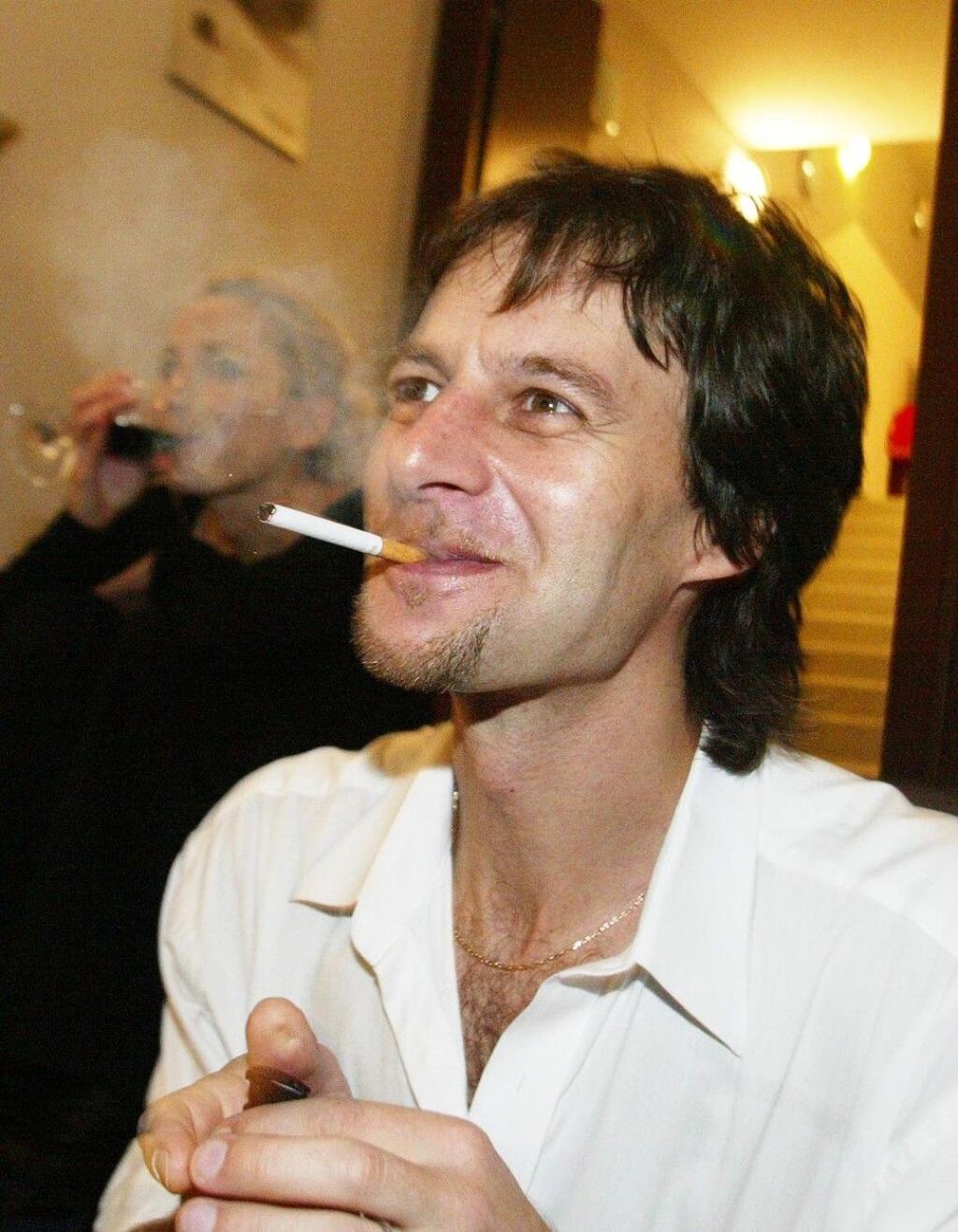 Paľo kedysi holdoval cigaretám.