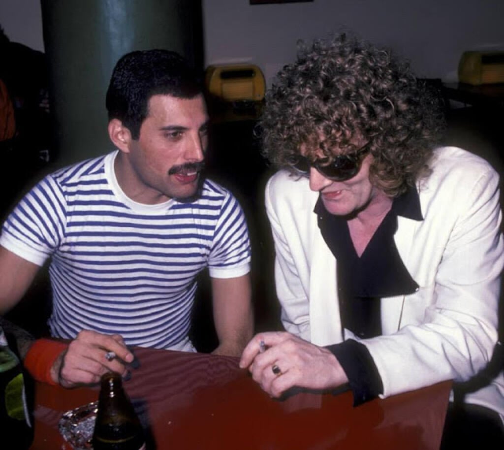 Spevák Queen Freddie Mercury a hudobník Ian Hunter.