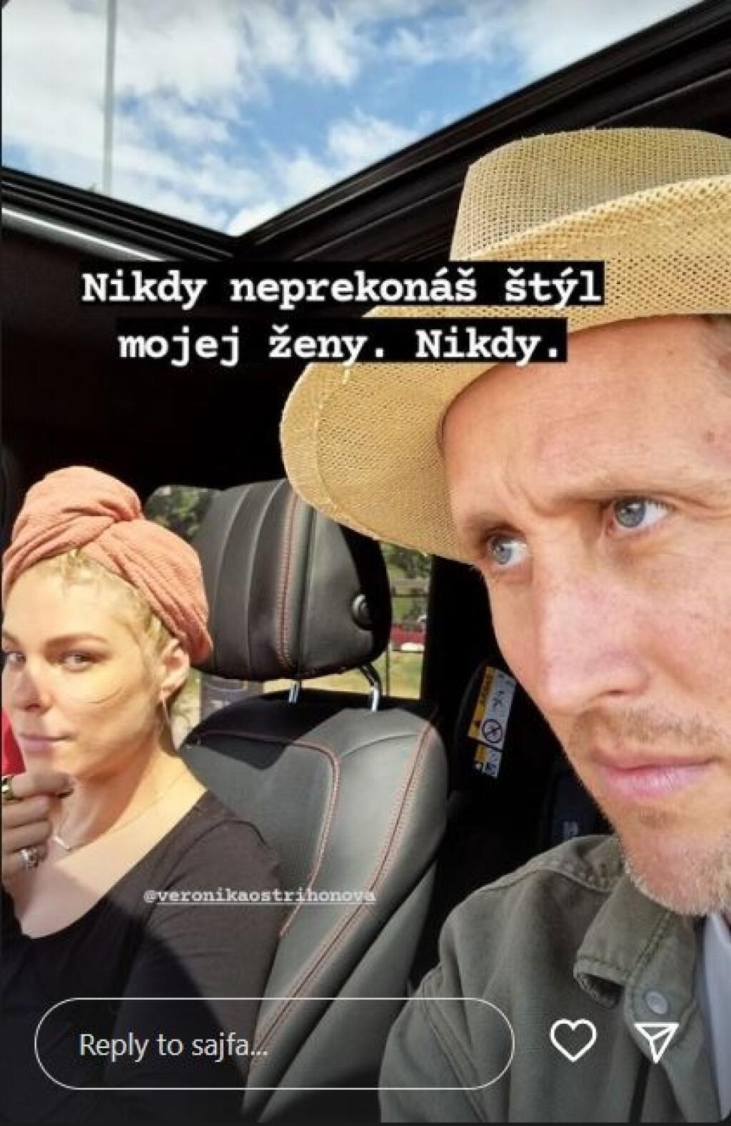 Veronika Cifrová Ostrihoňová s turbanom na hlave.