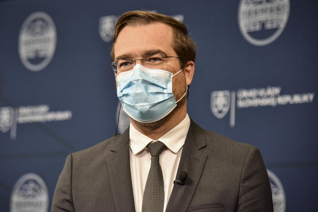 Na snímke minister zdravotníctva SR Marek Krajčí počas brífingu v rámci rokovania Ústredného krízového štábu SR, 11. októbra 2020 v Bratislave. FOTO TASR - Pavol Zachar