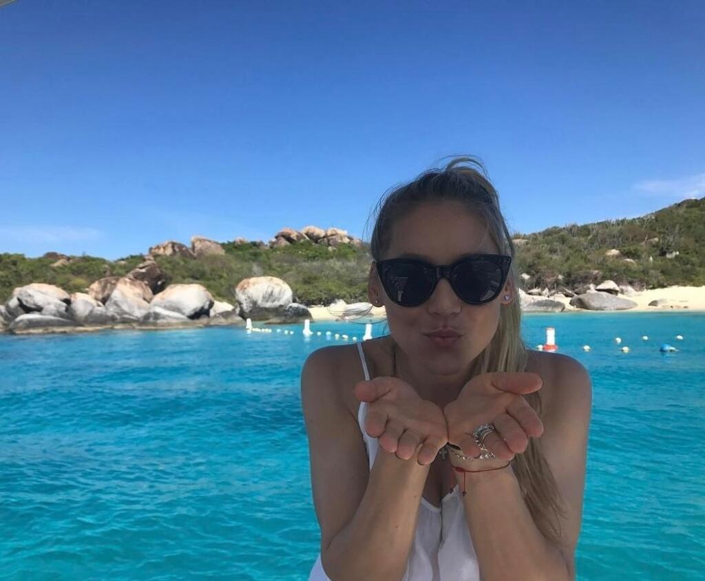Bývalá sexi tenistka Anna Kurnikovová je opäť tehotná. Načapali ju zvedaví paparazzi.