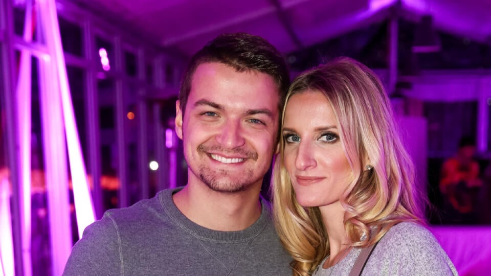 Zaľúbenci Viktor a Adela.