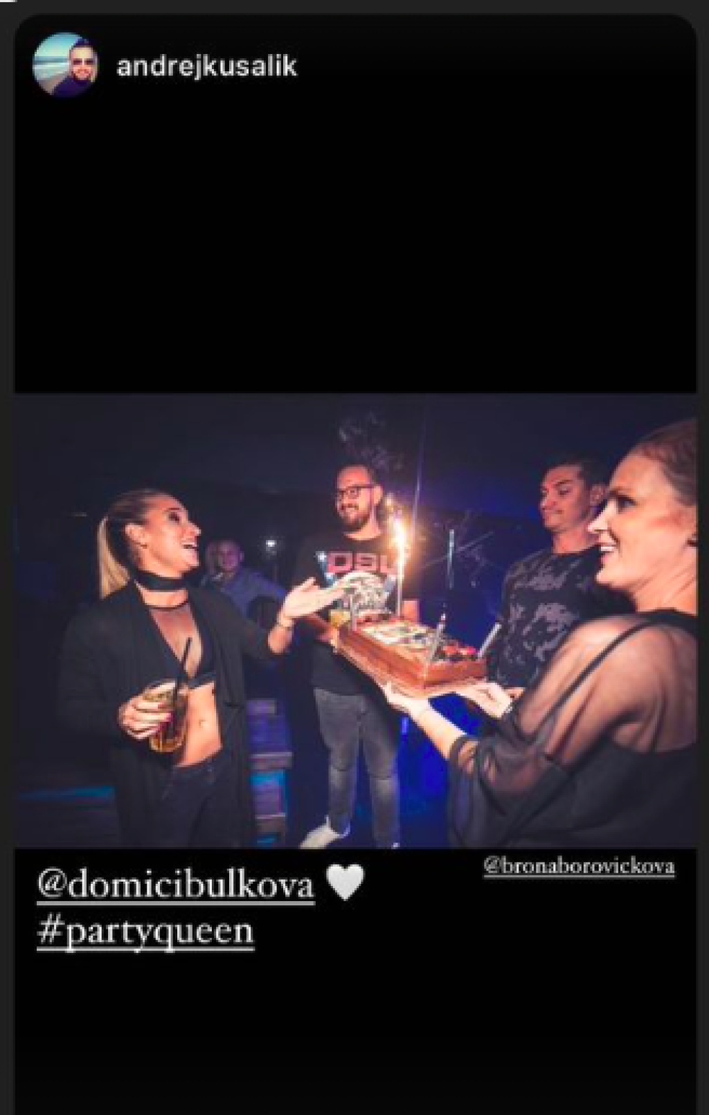 Dominika si to so svojimi kamarátmi vie vždy užiť.
