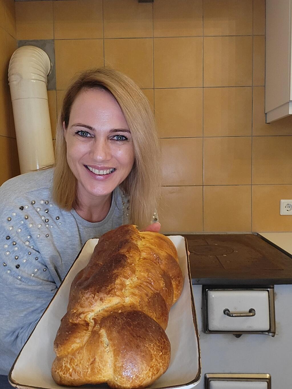 Pečenia sa nevzdáva, môžete si ju pozrieť aj na naživo na sociálnej sieti.