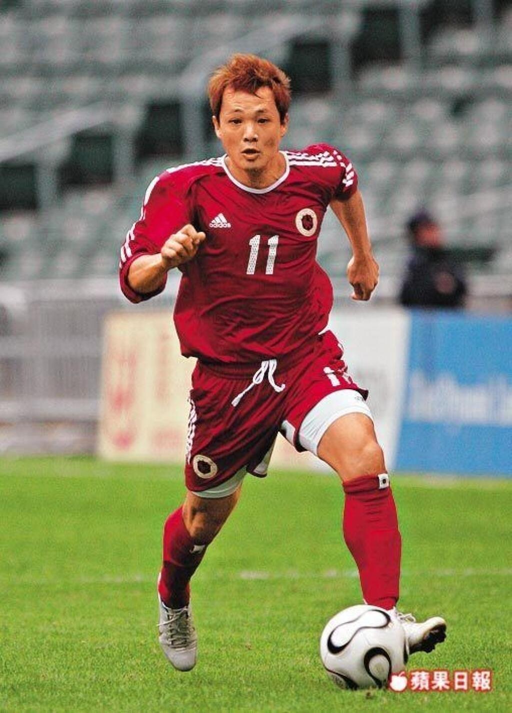 CHEUNG SAI-HO (†35) - Jeden z najznámejších hongkonských futbalistov spáchal samovraždu 22. apríla 2011 po tom, ako sa pohádal s manželkou. Bývalý stredopoliar Cheung Sai-ho prišiel domov v ranných hodinách a po hádke so svojou manželkou vyskočil z okna na 36. poschodí.