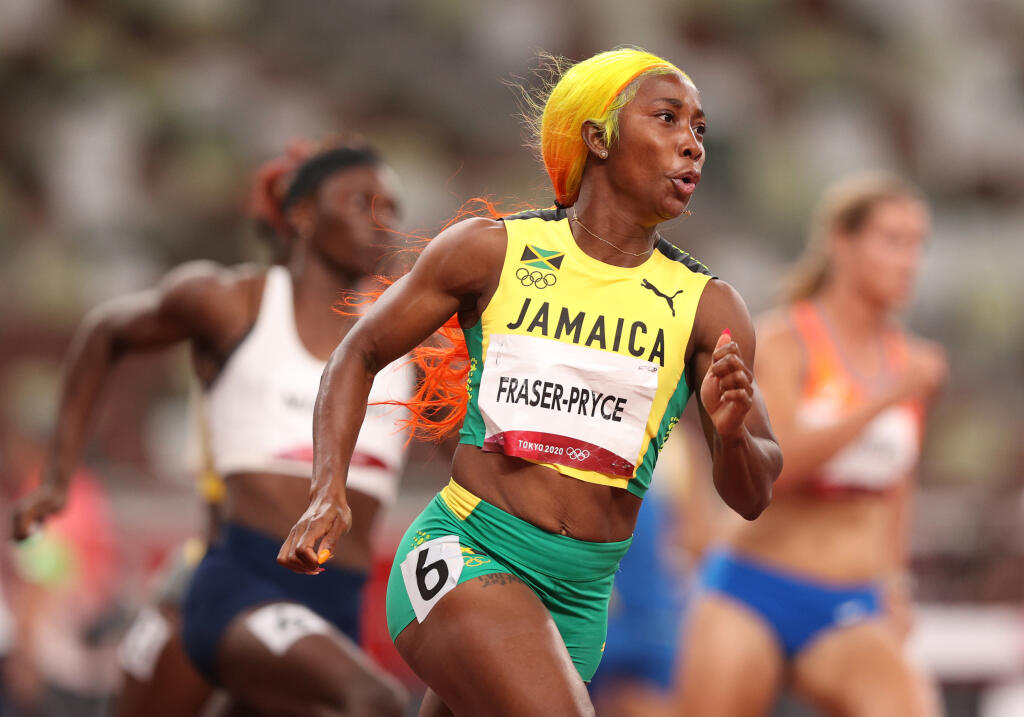 Jamajská šprintérka Shelly-Ann Fraser-Pryceová má pestrofarebný účes ako dúha.