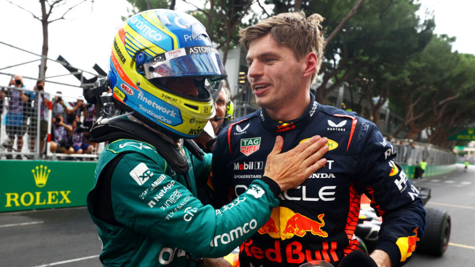 Víťaz VC Monaka Max Verstappen a "najlepší zo zvyšku poľa" Fernando Alonso.