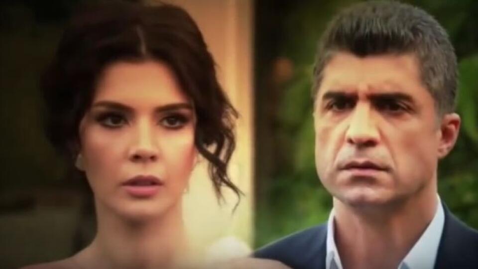 Elif sa zaľúbi do charizmatického Kahramana.