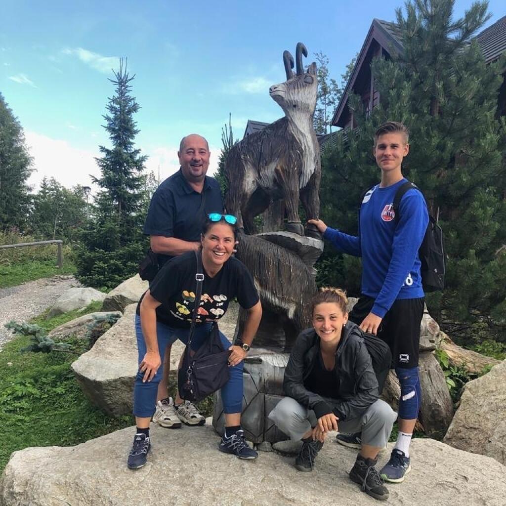 Manželia Malachovskí s dcérou Kristínou a zaťom Adamom