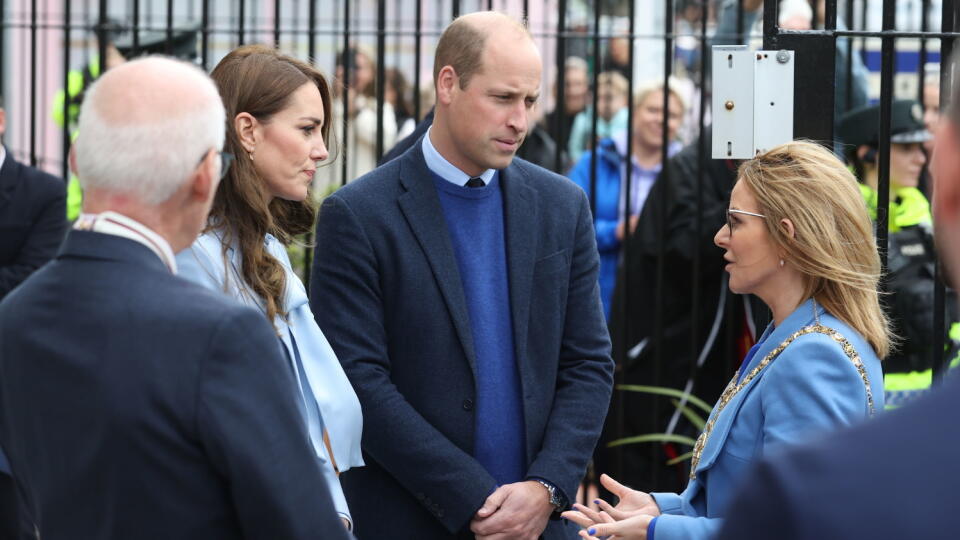 Britský princ William s manželkou navštívili Severné Írsko