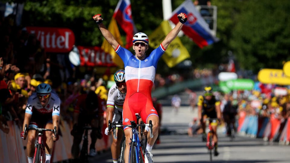 Francúz Arnaud Démare z tímu FDJ sa stal víťazom 4. etapy 104. ročníka cyklistických pretekov Tour de France