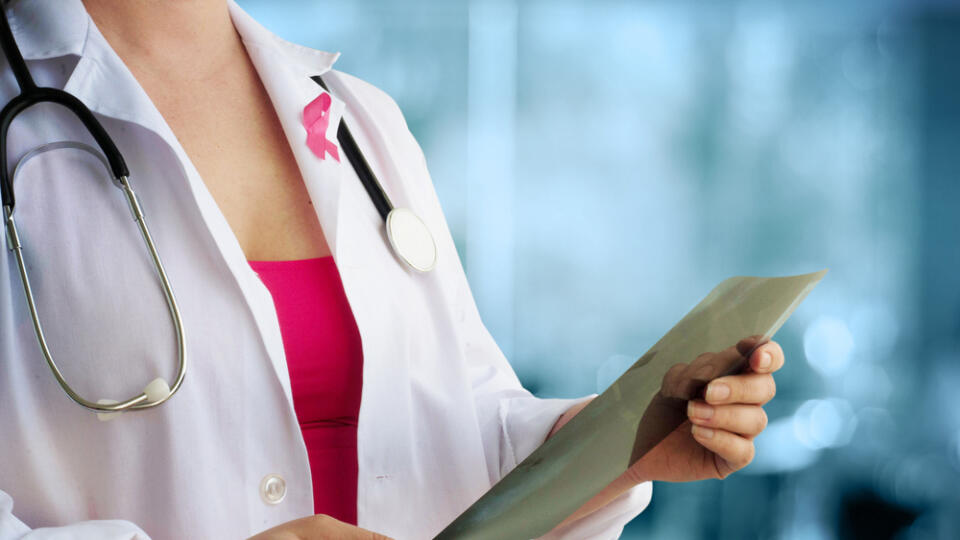 Mamografické vyšetrenie poskytuje podrobnejšie informácie o prsnej žľaze.