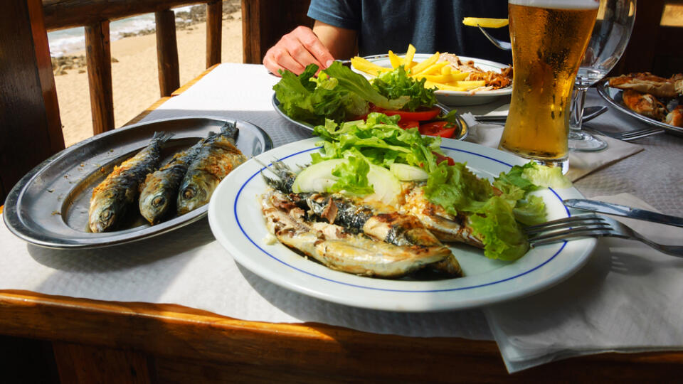 Traditional,Portuguese,Lunch,-,Grilled,Sardines,And,Chicken,-,At