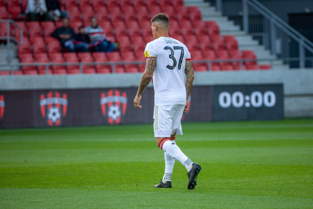 Premiéru v spartakovskom drese si v piatok odkrútila letná posila Martin Škrtel