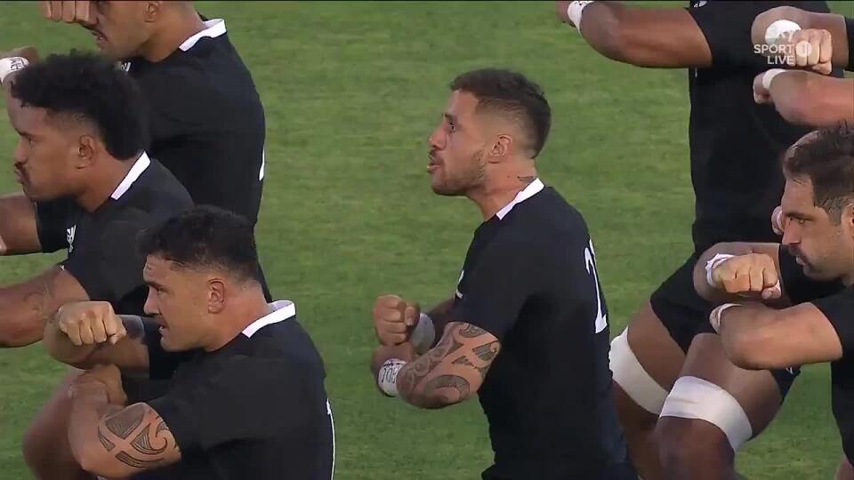 Ragbisti Nového Zélandu si uctili Maradonu: Haka na počesť zosnulej futbalovej legendy