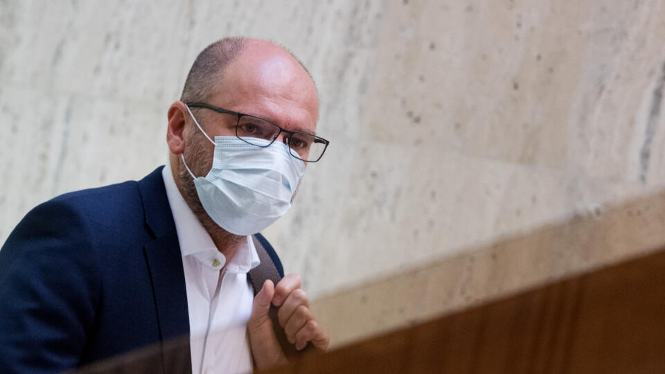 Na snímke minister hospodárstva SR a prvý podpredseda vlády SR pre ekonomiku Richard Sulík prichádza na 70. rokovanie vlády SR 20. januára 2021 v Bratislave. FOTO TASR - Martin Baumann