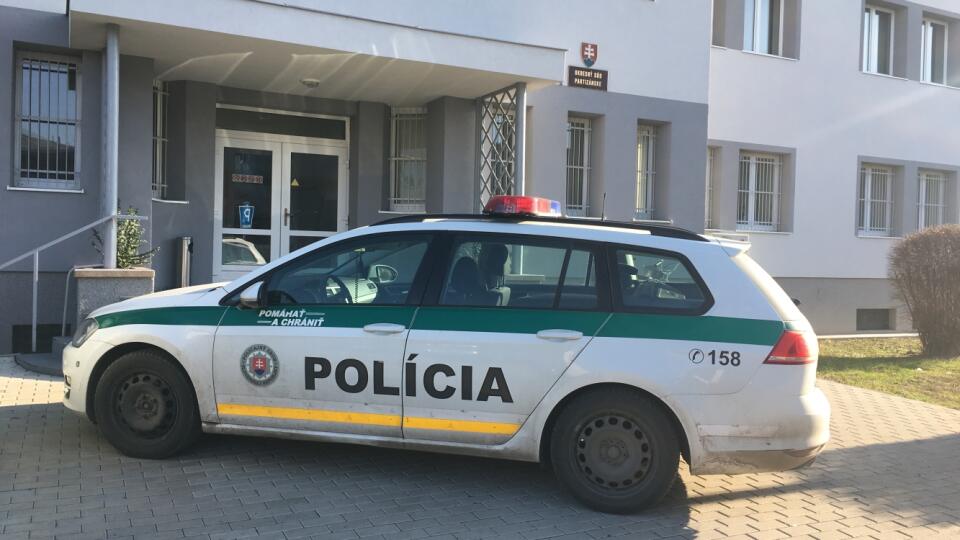  Policajti zakročili. Díleri drog v Partizánskom stavili na novinky.