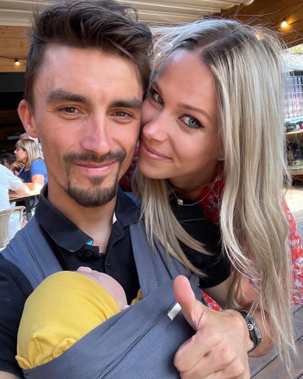 Julian Alaphilippe a Marion Rousseová tvoria pár už takmer dva roky, pričom plodom ich lásky je vysnívaný synček Nino, ktorý sa narodil v júni tohto roku.