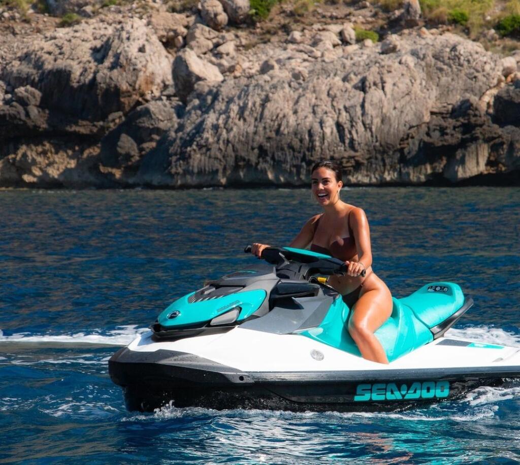 Georgina Rodriguezová sa na Instagrame chváli idylickými zábermi z dovolenky.