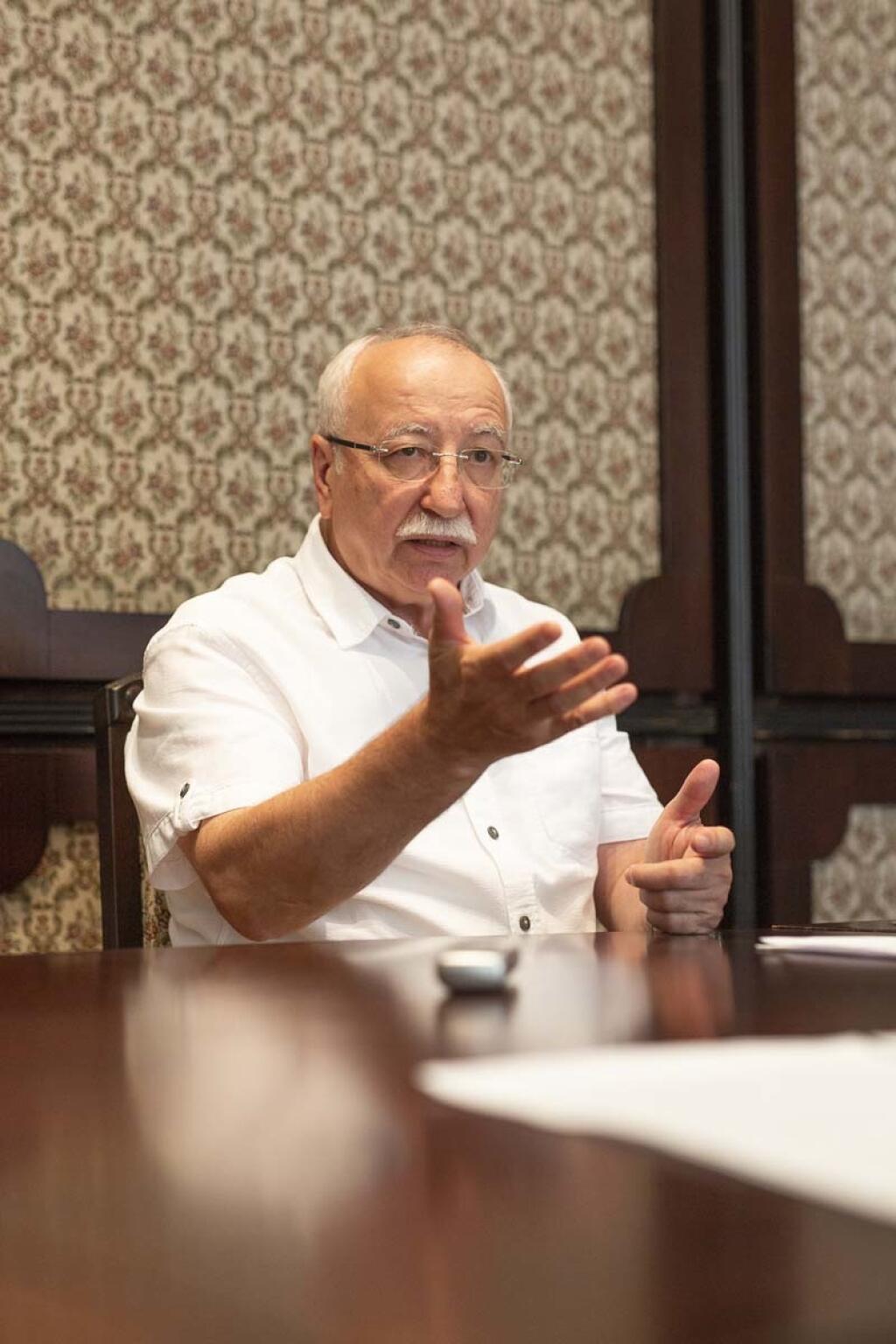 Profesor Juraj Šteňo 