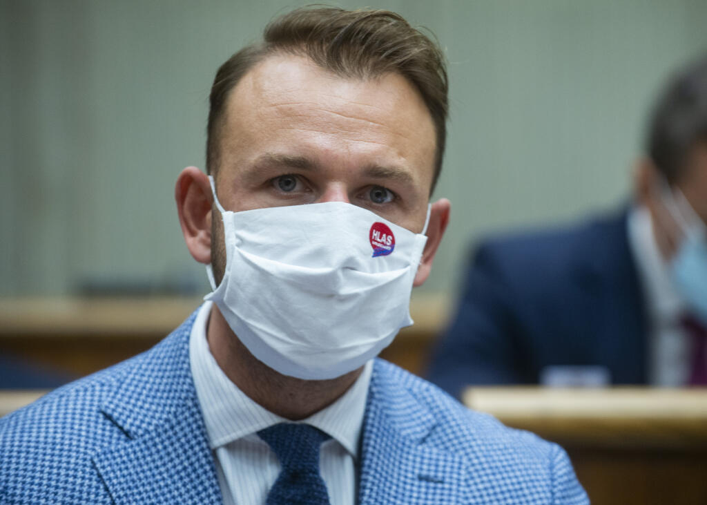 Na snímke nezaradený poslanec NR SR Matej Šutaj Eštok počas rokovania 48. schôdze NR SR 19. októbra 2021 v Bratislave. FOTO TASR - Jakub Kotian