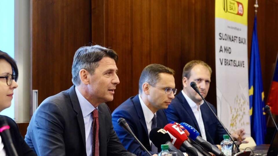 Hlavné mesto SR Bratislava a spoločnosť Slovnaft predstavili najväčší bikesharingový systém na Slovensku.