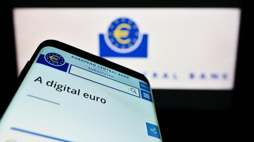 Stuttgart,,Germany,-,10-15-2022:,Mobile,Phone,With,Webpage,Of,Eu