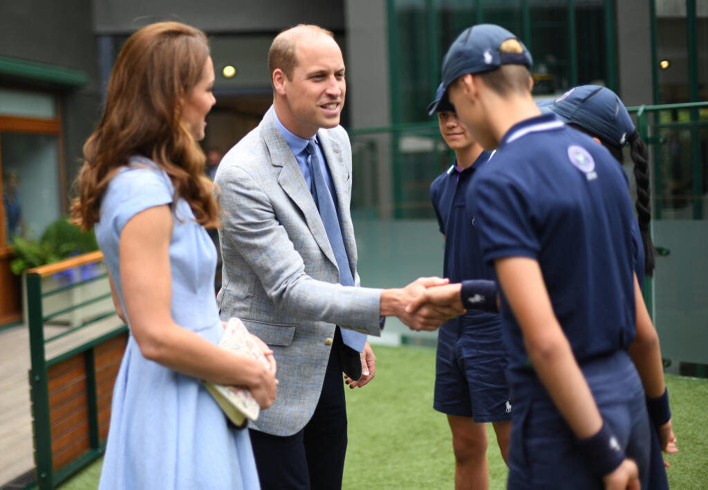 Na ženské finále prišla vojvodkyňa Kate so sestrou Pippou a ďalšou vojvodkyňou Meghan. Tie na mužskom vymenila za manžela Williama.